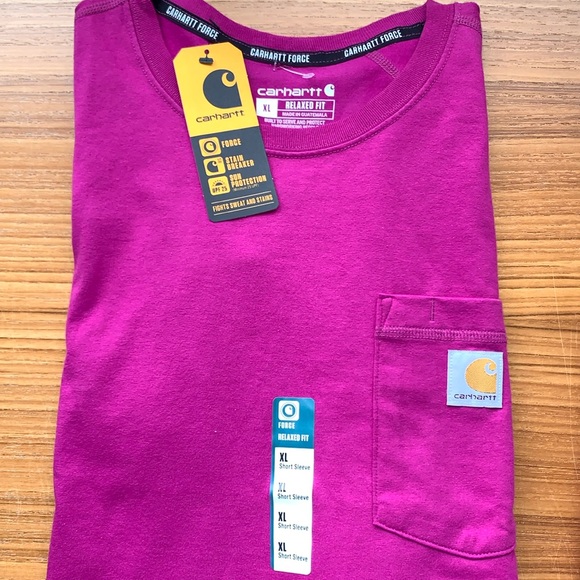 Carhartt Mens Magenta loose fit Pocket Tee - Picture 2 of 3